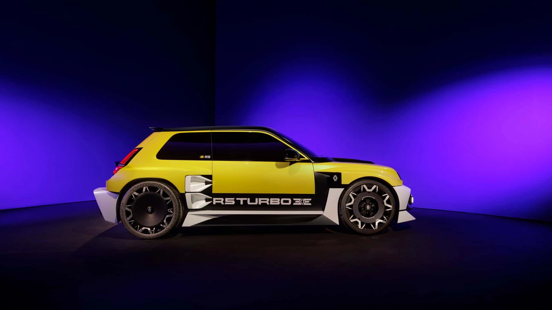 2027 renault 5 turbo 3e production version (1)